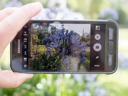 Si Tahan Banting Galaxy S7 Active