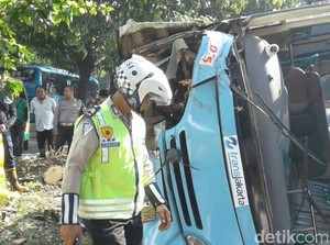 Bus Feeder Kecelakaan di Warung Buncit, TransJ: Pecat dan Black List Sopir