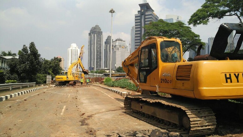 Begini Penampakan Proyek Pemasangan Tiang Pancang  di 