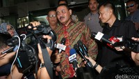 Anggota DPRD DKI Jakarta Mohamad Sangaji alias Ongen meninggalkan gedung KPK usai menjalani pemeriksaan, Jakarta, Selasa (07/06/2016). 