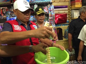 Sidak di Pasar Swalayan di Tebet, Petugas Temukan Boraks dan Formalin