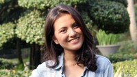 Marsha Aruan tetap manis meski tampil kasual. Pool/Ismail/detikFoto.