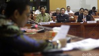 Rapat tersebut di pimpin Wakil Ketua Komisi III Benny K Harman.