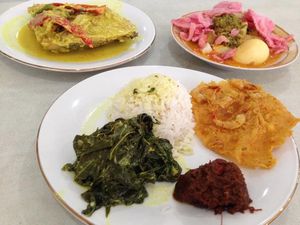 Bopet Mini: Katupe Sayur hingga Bubur Kampiun Khas Minang Ada di Sini