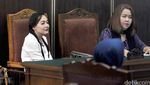 Dewi Rezer Kecewa Marcelino Lefrandt Tak Hadiri Sidang Cerai