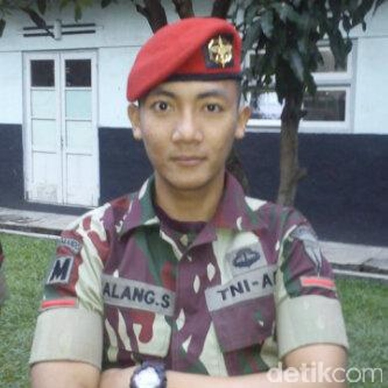 Telepon Pratu Galang ke Ortu sebelum Kongko dan Dikeroyok Gerombolan Bermotor Telepon Pratu Galang ke Ortu sebelum Kongko dan Dikeroyok Gerombolan Bermotor