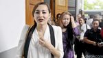 Dewi Rezer Kecewa Marcelino Lefrandt Tak Hadiri Sidang Cerai