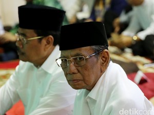 Gus Mus: Semoga KH Hasyim Muzadi Khusnul Khatimah