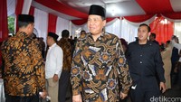 Pengusaha nasional Chairul Tanjung setibanya di kediaman Megawati untuk mengikuti haul Taufieq Kiemas ke-3.