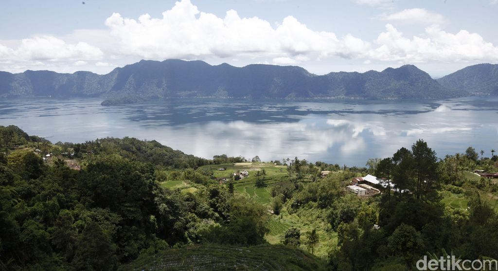 Panorama indahnya Danau maninjau, sumatra Barat. dikhy sasra/ilustrasi/detikfoto