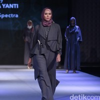 Najua Bellabaric by Najua Yanti Amity Spectra Muslim Fashion Festival 2016 at Plaza Selatan. Istora Senayan. Jakarta. [Foto: Mohammad Abduh/Wolipop]
