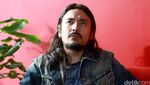 Gondrong dan Berewok, Jati Diri Marcello Tahitoe