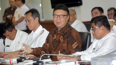 Mendagri Raker Dengan Komite 1 DPD RI