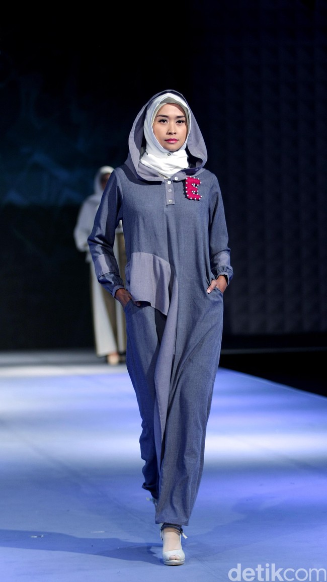 Najua Bellabaric by Najua Yanti Amity Spectra Muslim Fashion Festival 2016 at Plaza Selatan. Istora Senayan. Jakarta. [Foto: Mohammad Abduh/Wolipop]