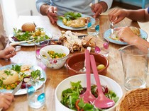 10 Ide Masakan untuk Merayakan Hari Ibu di Rumah