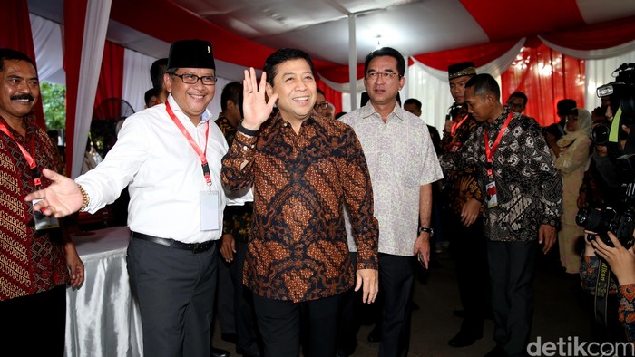 Soal Reshuffle, Novanto: Pokoknya Kita Doakan