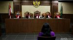 Sidang Perdana Damayanti