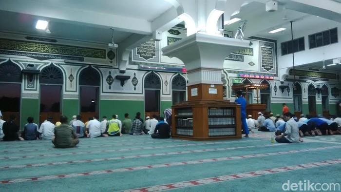 Ramadan, Saat Orang Kantoran Belajar Agama Lebih Dalam di Masjid Al Azhar