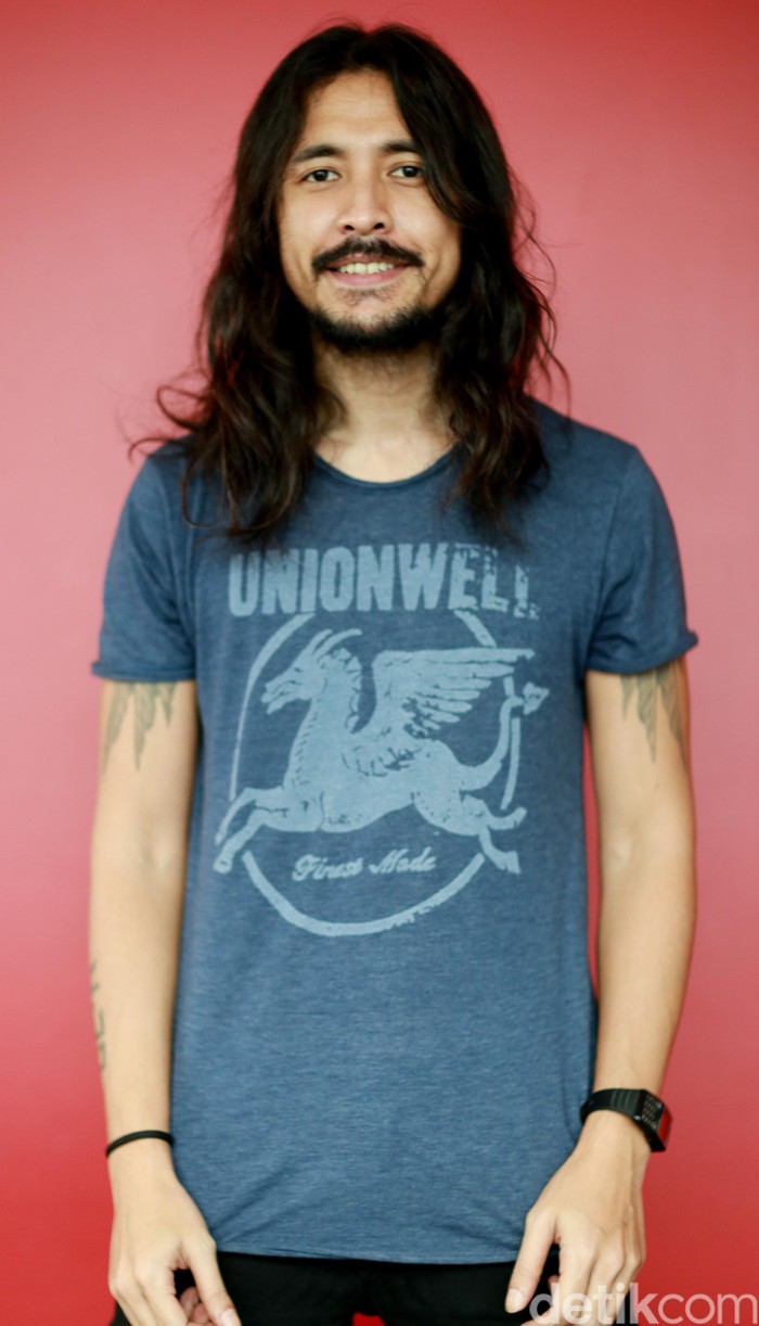 Marcello Tahitoe: Bebas, Baru dan Rock N Roll!