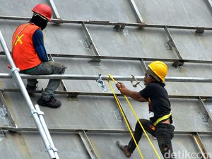 Jumlah Angkatan Kerja RI Turun