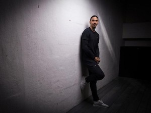 Tak Bawa Ibrahimovic Tur ke China, Mourinho Pakai Analogi Setelan Jas