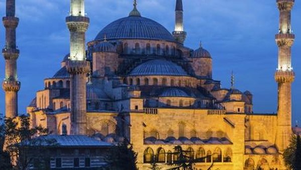 Potret 7 Masjid dengan Desain Unik, Ada yang Mirip Permen