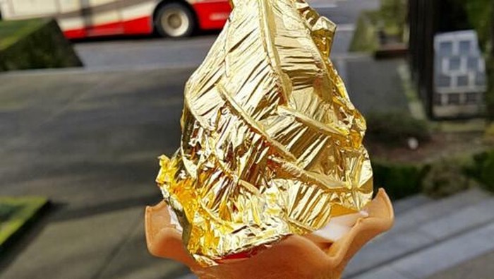 Coba Kuliner Fancy dari Jepang, Es Krim Emas!