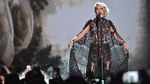 3 Busana Carrie Underwood di CMT Music Awards, Mana Paling Menawan?