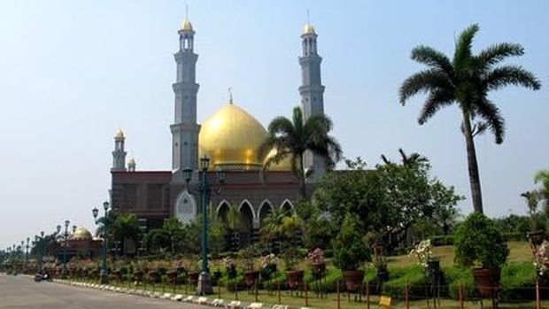 Masjid kubah emas di Depok