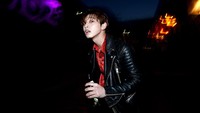 Kang Sora dan Jinwoon pernah menjadi teman sekolah dalam drakor Dream High 2. Kedekatan keduanya membuat para penggemar iri.  Foto: Mystic Entertainment.