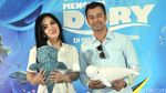 Syahrini dan Raffi Ahmad Isi Suara di Finding Dory Versi Indonesia