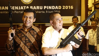 Pindad Luncurkan 4 Senjata Baru