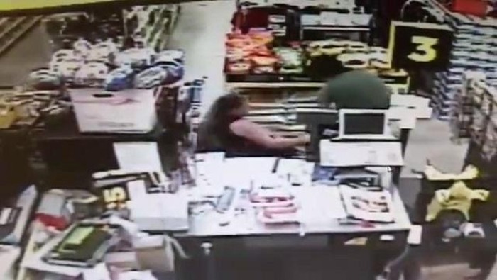 Seorang Ibu di Amerika Melawan Penculik Anaknya, Videonya Ramai di Internet