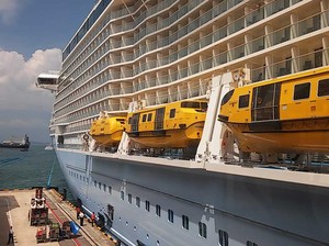 Begini Rasanya Naik Kapal Pesiar Terbesar di Asia!