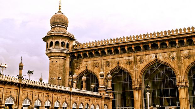 Makkah Masjid Hyederabad Facade of the Mecca Masjid depicting the architectural style employed in the largest mosque in Hyderabad