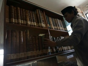 Mengintip Puluhan Kitab Tua Tulisan Tangan Pendiri NU di Jombang
