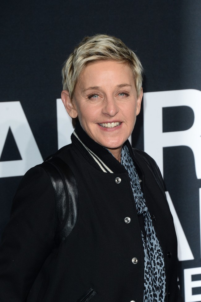 Ellen DeGeneresPresenter talk show kenamaan ini juga di-cancel setelah publik menyadari acaranya bermasalah. Setelah 19 tahun berjalan, program itu dianggap toxic sebagai tempat kerja karena sikap Ellen. Sejumlah kumpulan video juga memperlihatkan bagaimana Ellen memperlakukan tamunya secara buruk. Foto: Matt Winkelmeyer/Getty Images