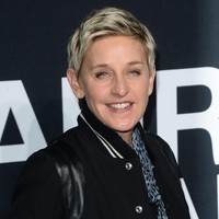 Ellen DeGeneresPresenter talk show kenamaan ini juga di-cancel setelah publik menyadari acaranya bermasalah. Setelah 19 tahun berjalan, program itu dianggap toxic sebagai tempat kerja karena sikap Ellen. Sejumlah kumpulan video juga memperlihatkan bagaimana Ellen memperlakukan tamunya secara buruk. Foto: Matt Winkelmeyer/Getty Images