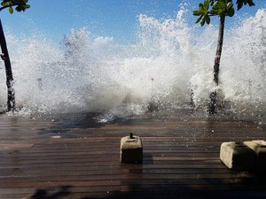 Terjangan Air Laut ke Hotel dan Kafe di Sanur Berlanjut dan Lebih Besar