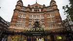 Potterhead Antusias Sambut Harry Potter and The Cursed Child