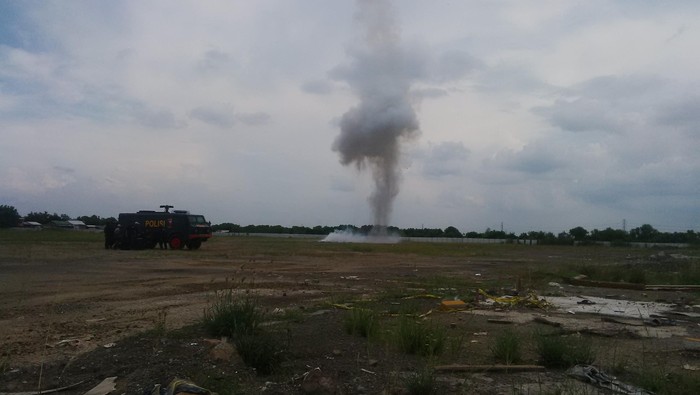 Bum! 3 Bom Milik Terduga Teroris di Surabaya Diledakkan Polisi