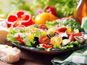 Pria Ini Turun BB 24 Kilogram karena Rutin Makan Salad Sebelum Makanan Utama