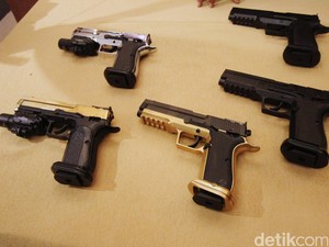 Pindad Produksi Pistol Premium Baru untuk Sipil, Berapa Harganya?