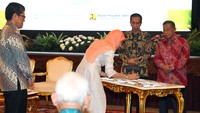 Peresmian disaksikan oleh Presiden RI Joko Widodo yang didampingi oleh Menteri Koordinator Bidang Perekonomian (Menko Ekon) Darmin Nasution selaku Ketua Komite Percepatan Pembangunan Infrastruktur Prioritas (KPPIP). Acara ini juga dihadiri oleh jajaran Menteri, di antaranya Menteri Badan Perencanaan Pembangunan Nasional (Bappenas), Menteri Keuangan, Menteri Energi dan Sumber Daya Mineral (ESDM), dan Menteri Badan Usaha Milik Negara (BUMN). Agus Trimukti/Humas PLN.