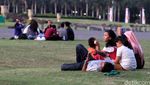 Menanti Waktu Berbuka di Monas