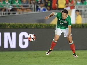 Chicharito Belum Tentu Bertahan di Leverkusen