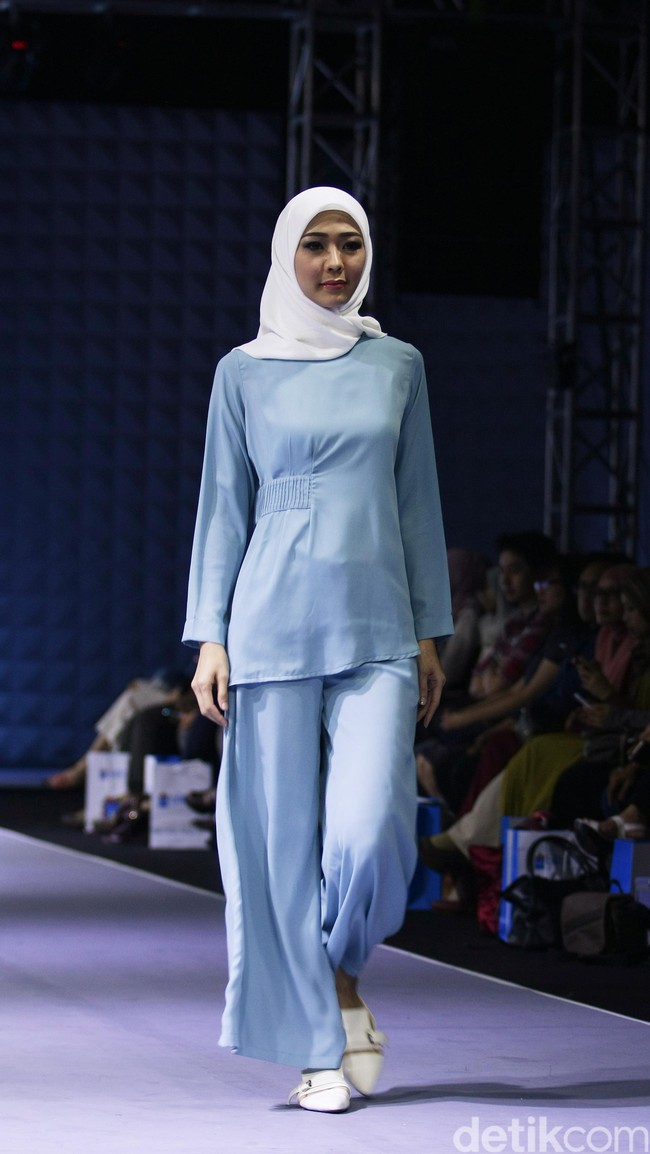 Restu Anggraini for Blibli.com Muslim Fashion Festival 2016 at Plaza Selatan. Istora Senayan. Jakarta. [Foto: Mohammad Abduh/Wolipop]