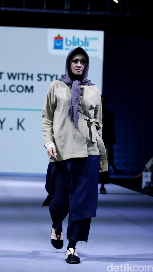 IKYK for Blibli.com Muslim Fashion Festival 2016 at Plaza Selatan. Istora Senayan. Jakarta. [Foto: Mohammad Abduh/Wolipop]