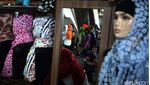 Masjid Penuh, Jemaah Salat Jumat di Pusat Perbelanjaan