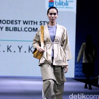 IKYK for Blibli.com Muslim Fashion Festival 2016 at Plaza Selatan. Istora Senayan. Jakarta. [Foto: Mohammad Abduh/Wolipop]